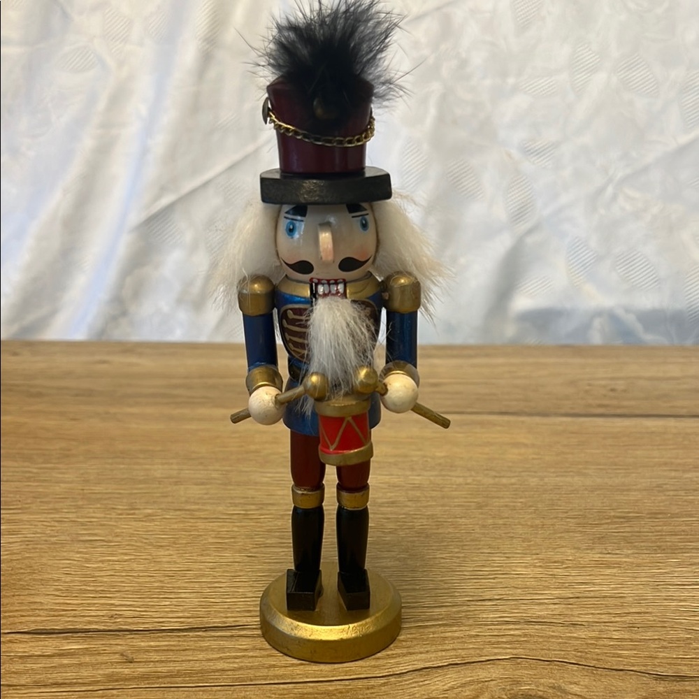Christmas  Nutcracker with drums wooden Colorful Figurine decor- 7"